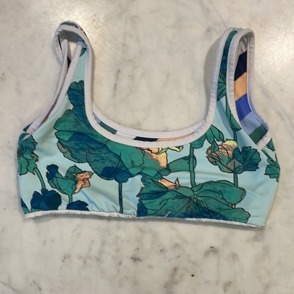 Maaji Ciel Branco White Floral/Stripe Swim Top Reversible - Picture 3 of 8